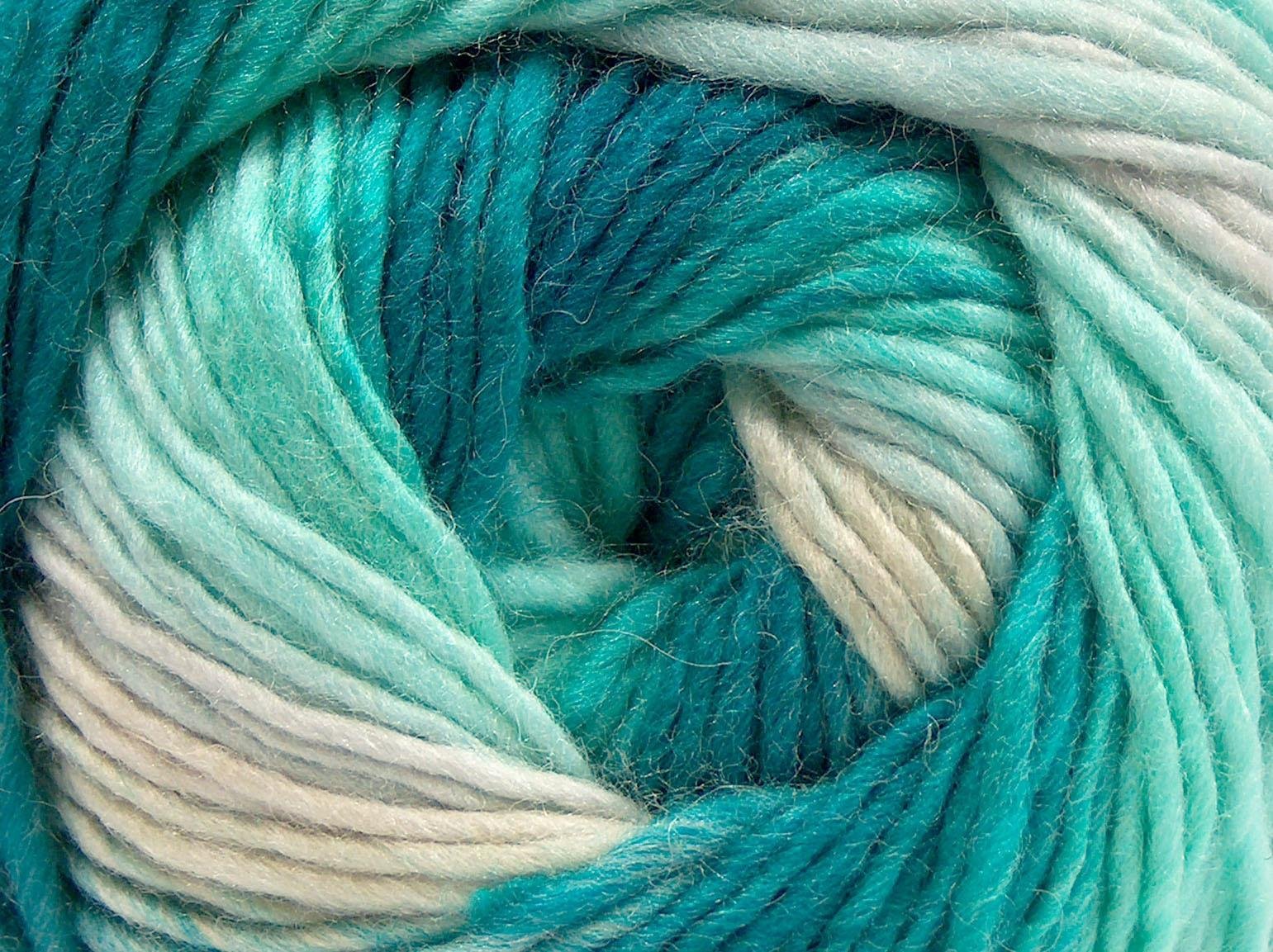 Acacia Yarns Bella Yarn 010